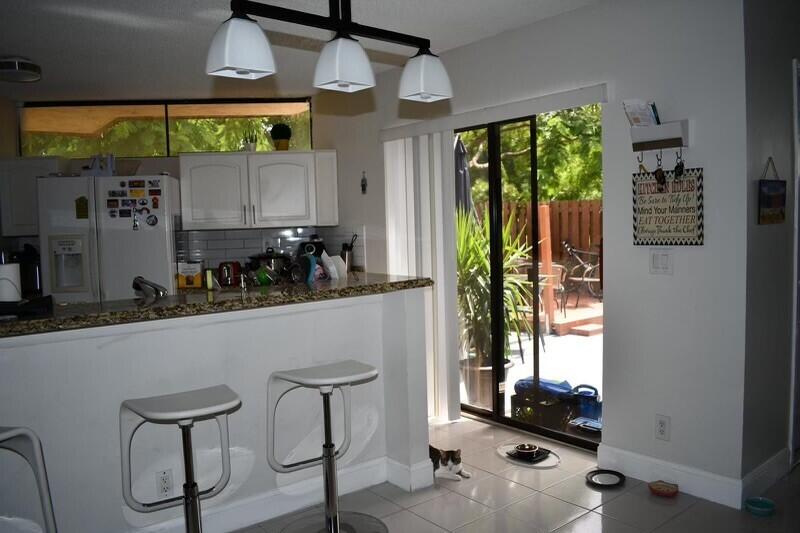 8320 Trent Court, Unit C Boca Raton, FL 33433 - Photo 4 of 11 thumbnail_bf7d54a5-ad64-4847-99f2-b8f474