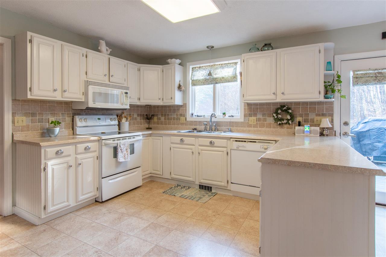 17 Parkhurst Road Merrimack, NH 03054 - Photo 8 of 22 Gallery Image 8