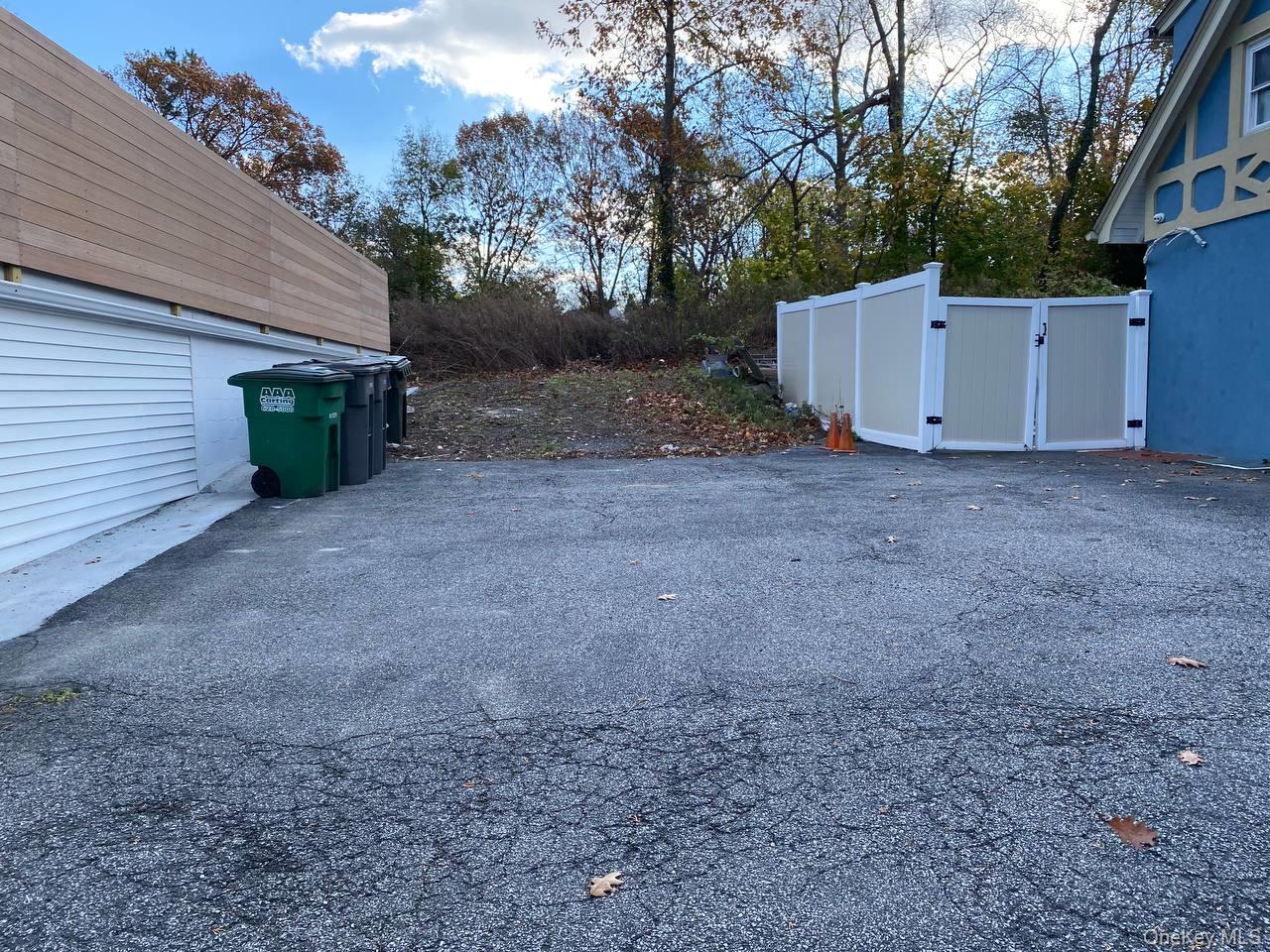466 Palmer Road Yonkers, NY 10701 - Photo 5 of 11 View of patio with a gate