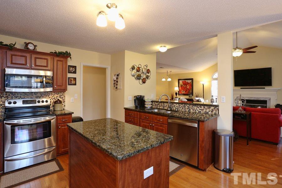 8704 Walkelin Court Raleigh, NC 27615 - Photo 10 of 25 Gallery Image 10
