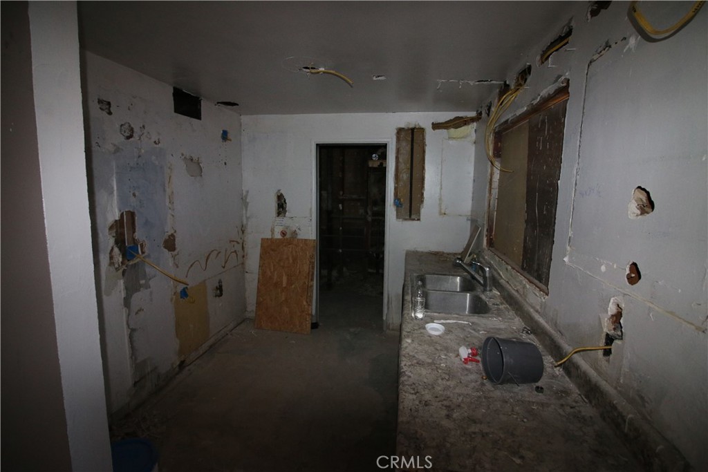 84042 Lingayan Avenue Indio, CA 92201 - Photo 4 of 23