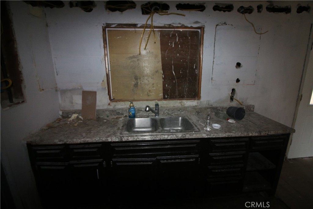 84042 Lingayan Avenue Indio, CA 92201 - Photo 6 of 23