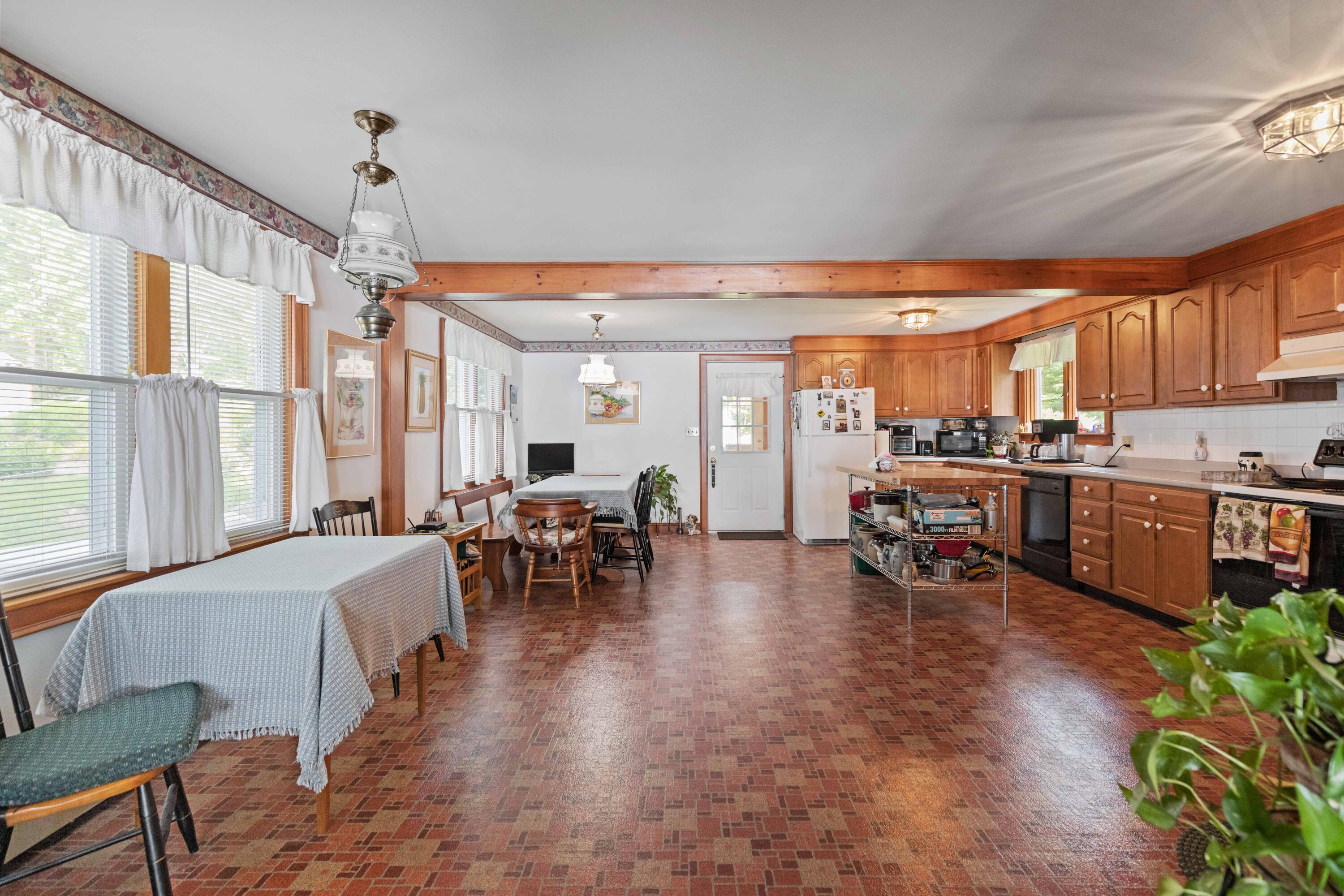 73 Gilman Road Standish, ME 04084 - Photo 8 of 32 73 Gilman Standish_s13