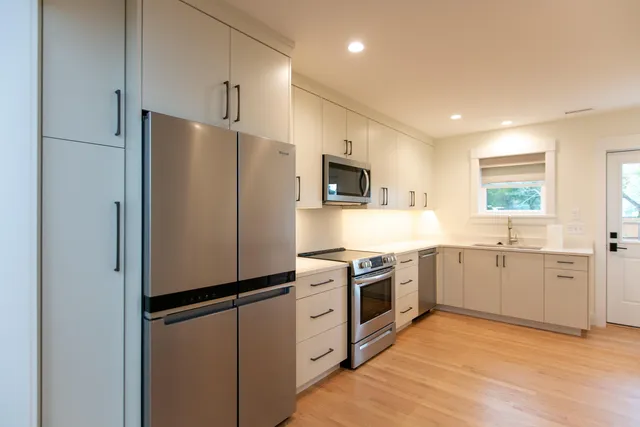 $2,800 | 415 Riverland Drive, Unit B, Charleston, SC 29412