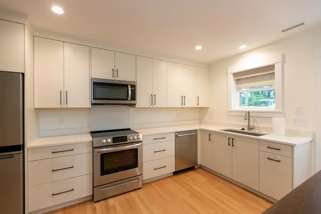 $2,800 | 415 Riverland Drive, Unit B, Charleston, SC 29412