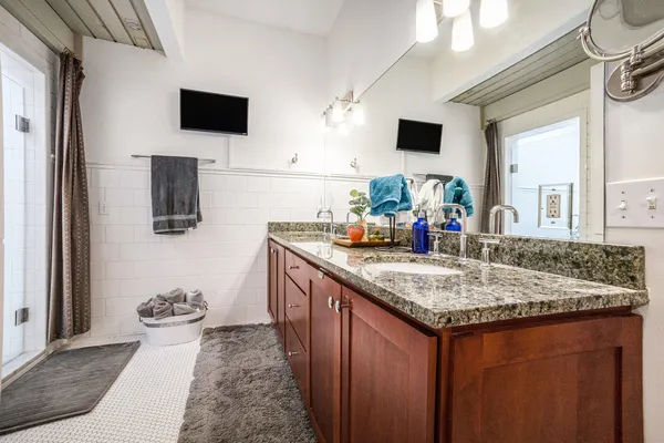 $1,250,000 | 60 Alta Dale Avenue Northeast, Ada, MI 49301