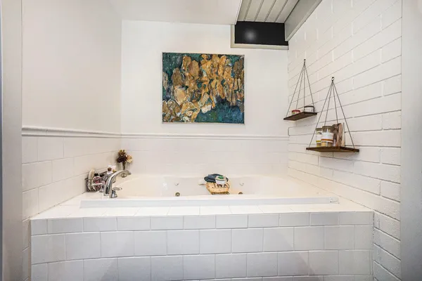 $1,250,000 | 60 Alta Dale Avenue Northeast, Ada, MI 49301