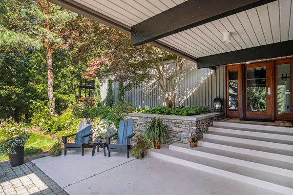 $1,250,000 | 60 Alta Dale Avenue Northeast, Ada, MI 49301