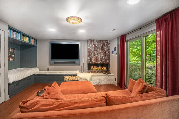 $1,250,000 | 60 Alta Dale Avenue Northeast, Ada, MI 49301