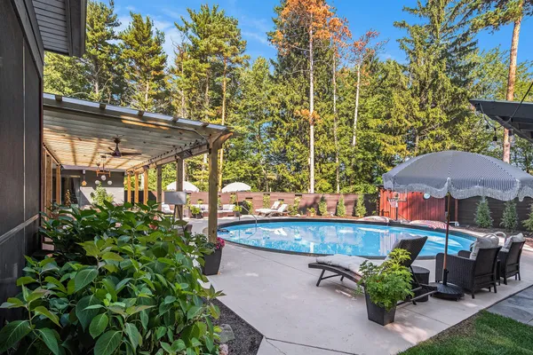 $1,250,000 | 60 Alta Dale Avenue Northeast, Ada, MI 49301