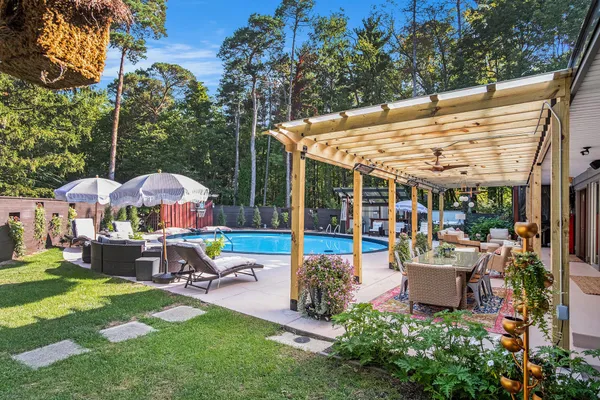 $1,250,000 | 60 Alta Dale Avenue Northeast, Ada, MI 49301