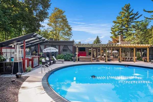 $1,250,000 | 60 Alta Dale Avenue Northeast, Ada, MI 49301