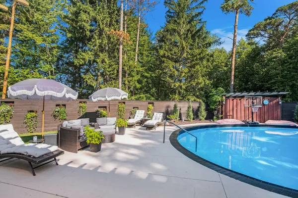 $1,250,000 | 60 Alta Dale Avenue Northeast, Ada, MI 49301