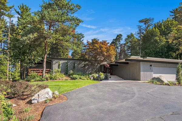 $1,250,000 | 60 Alta Dale Avenue Northeast, Ada, MI 49301