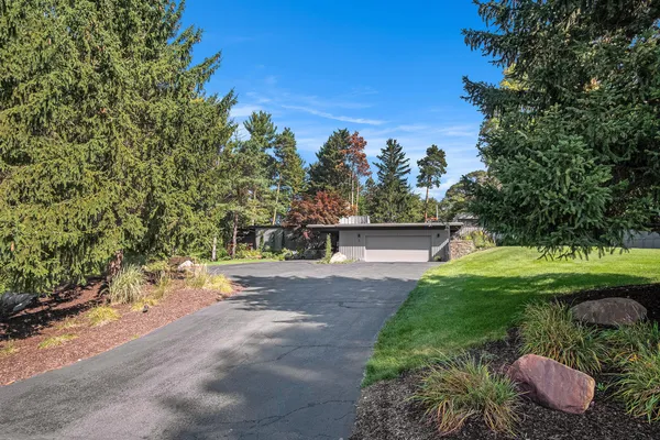 $1,250,000 | 60 Alta Dale Avenue Northeast, Ada, MI 49301