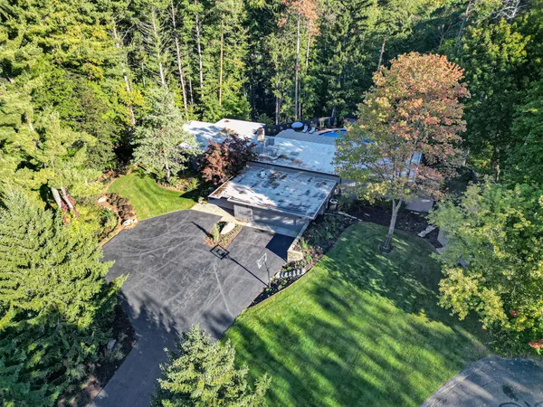 $1,250,000 | 60 Alta Dale Avenue Northeast, Ada, MI 49301