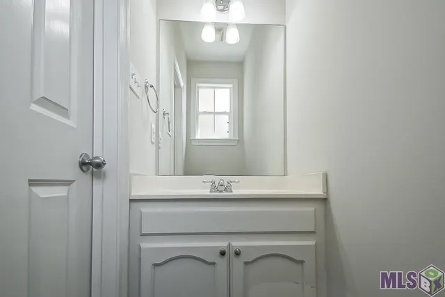 $359,900 | 10673 Hillshire Avenue, Baton Rouge, LA 70810