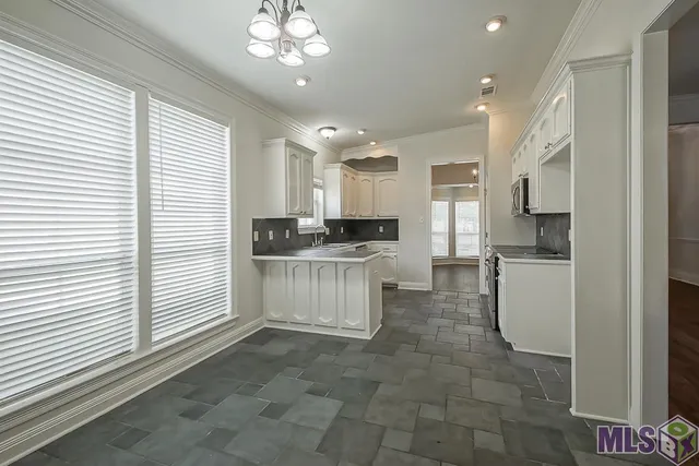 $359,900 | 10673 Hillshire Avenue, Baton Rouge, LA 70810