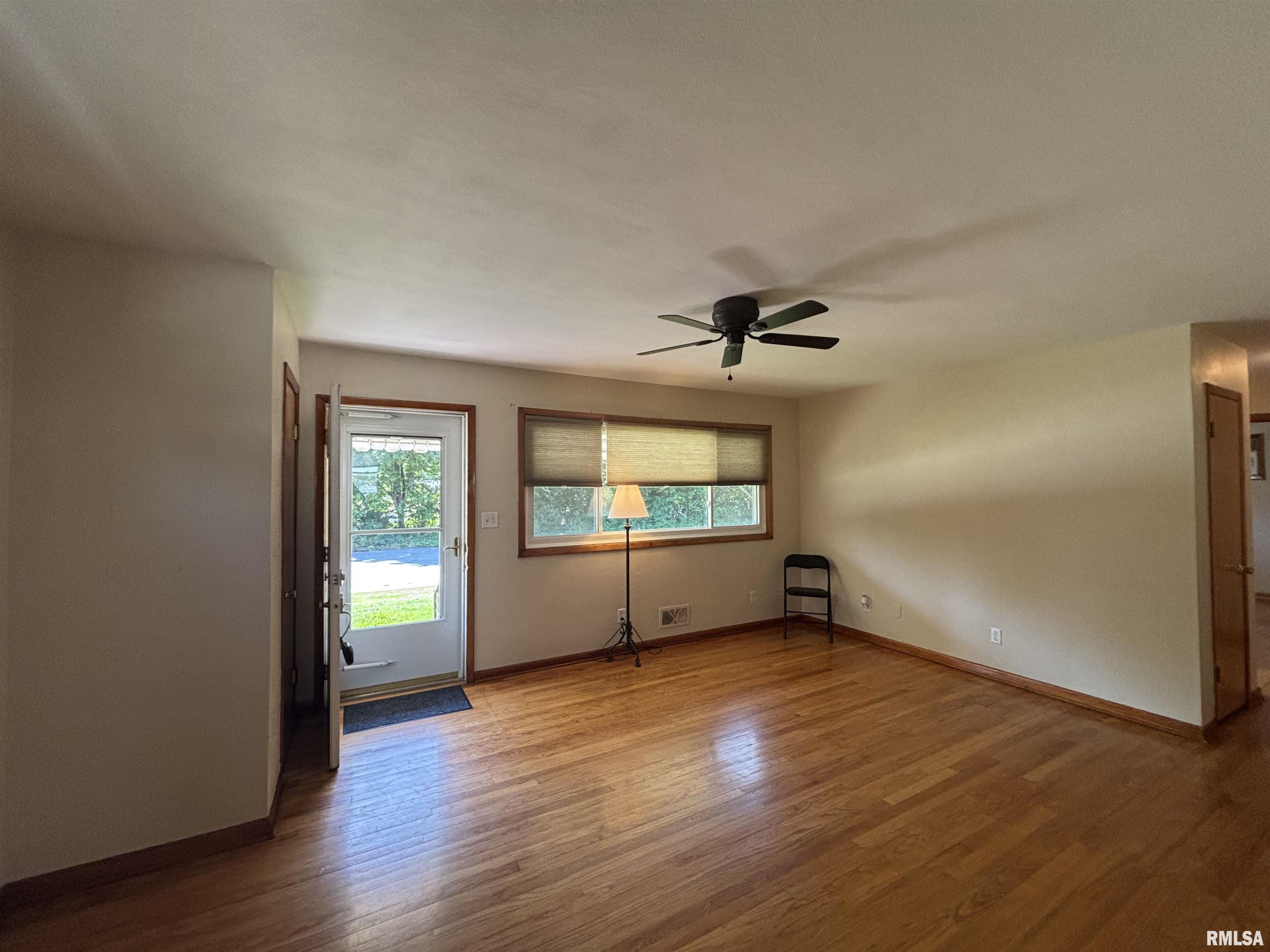 3605 Moorgate Drive Springfield, IL 62703 - Photo 3 of 22 Gallery Image 3