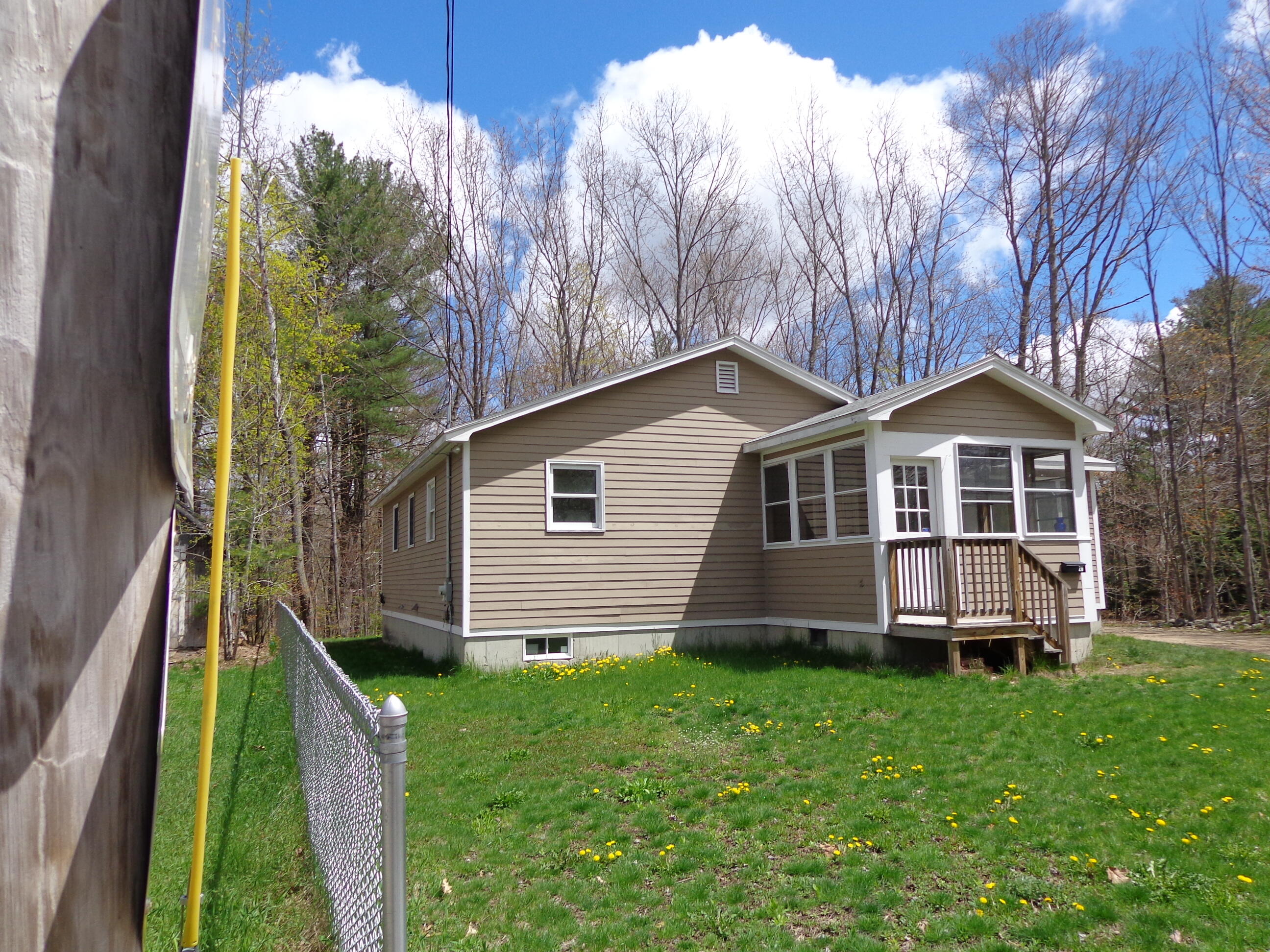 20 Mousam Street Springvale, ME 04083 - Photo 2 of 23 DSC04027