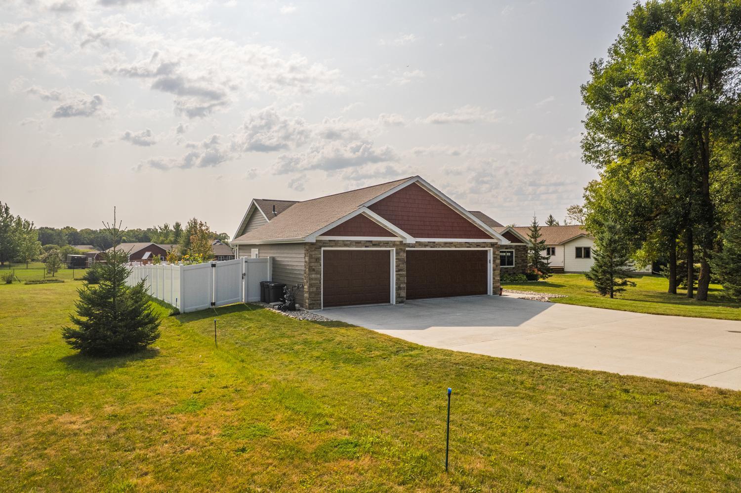 2033 Long Lake Road Detroit Lakes, MN 56501 - Photo 3 of 34