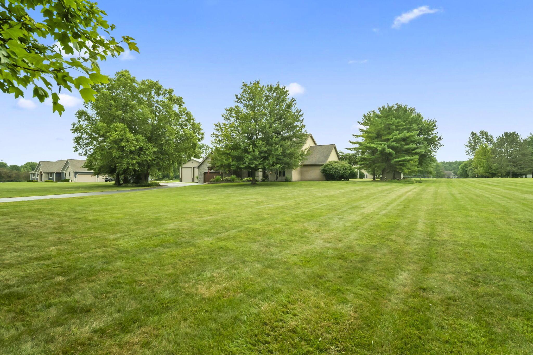 18 Hillgate Road Johnstown, OH 43031 - Photo 60 of 62 Large Front Yard