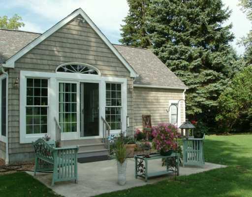 718 East Moffatt Road New Castle, PA 16101 - Photo 7 of 7 Patio/Deck.