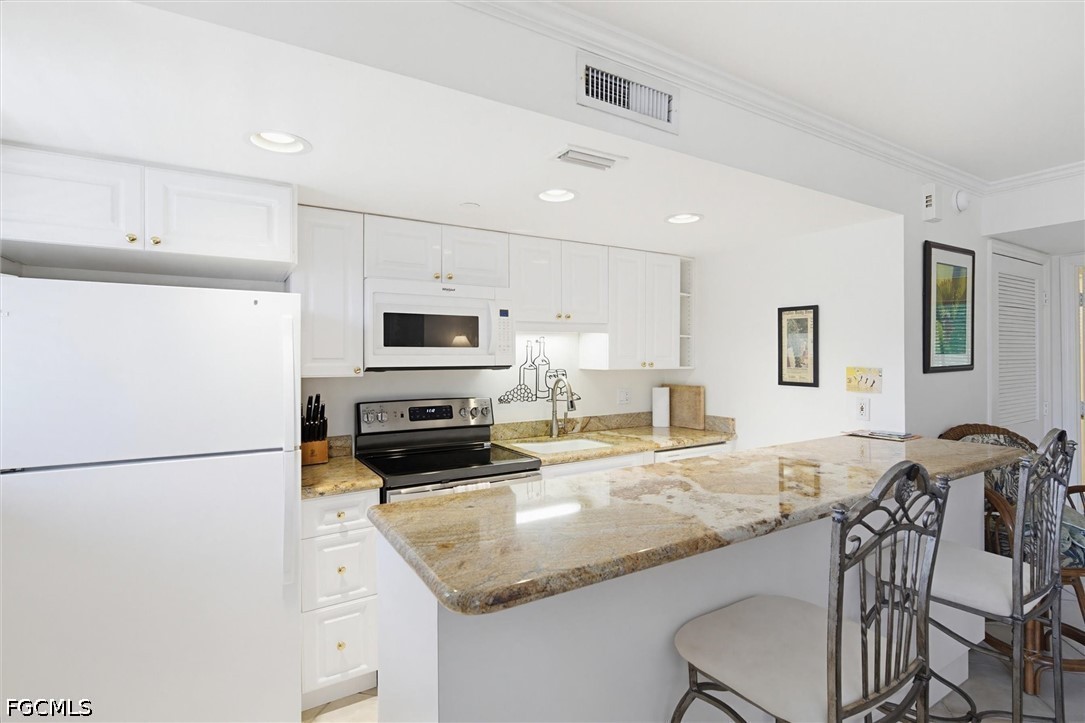 480 5th Street South, Unit 202 Naples, FL 34102 - Photo 5 of 11