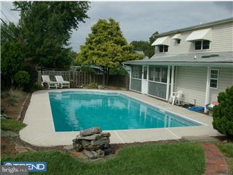 55 Red Berry Road Levittown, PA 19056 - Photo 12 of 12 Exterior Back