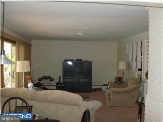 55 Red Berry Road Levittown, PA 19056 - Photo 5 of 12 Living Room
