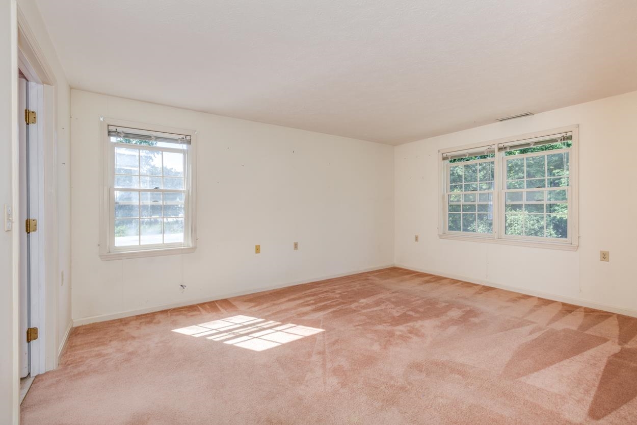 491 Mammoth Road, Unit 4 Londonderry, NH 03053 - Photo 19 of 35