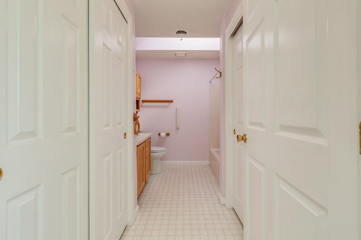 491 Mammoth Road, Unit 4 Londonderry, NH 03053 - Photo 21 of 35