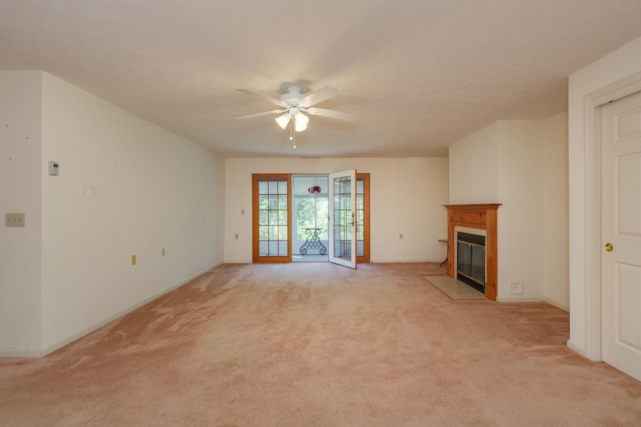491 Mammoth Road, Unit 4 Londonderry, NH 03053 - Photo 3 of 35
