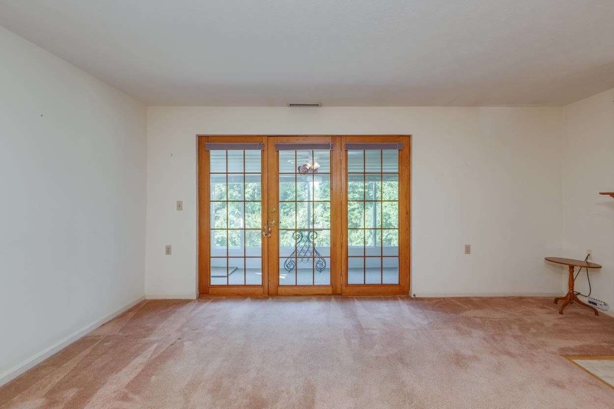 491 Mammoth Road, Unit 4 Londonderry, NH 03053 - Photo 5 of 35