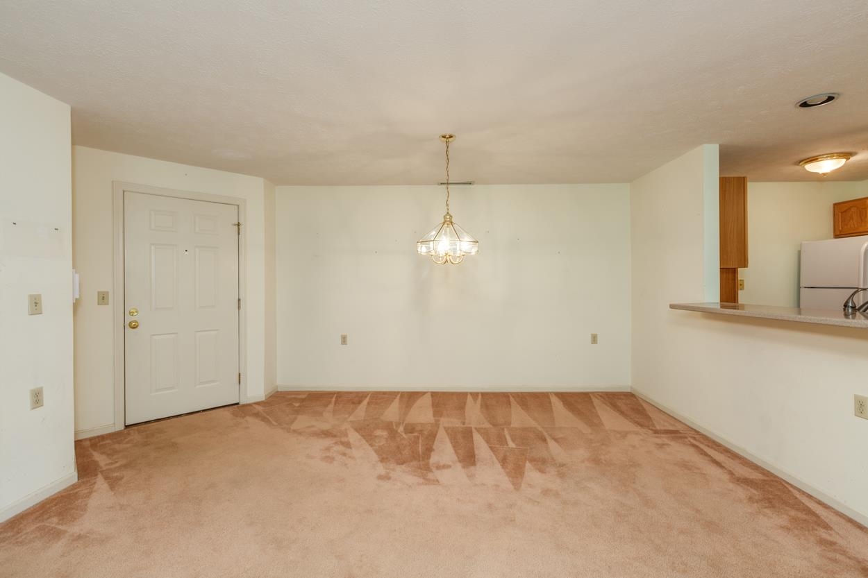491 Mammoth Road, Unit 4 Londonderry, NH 03053 - Photo 6 of 35