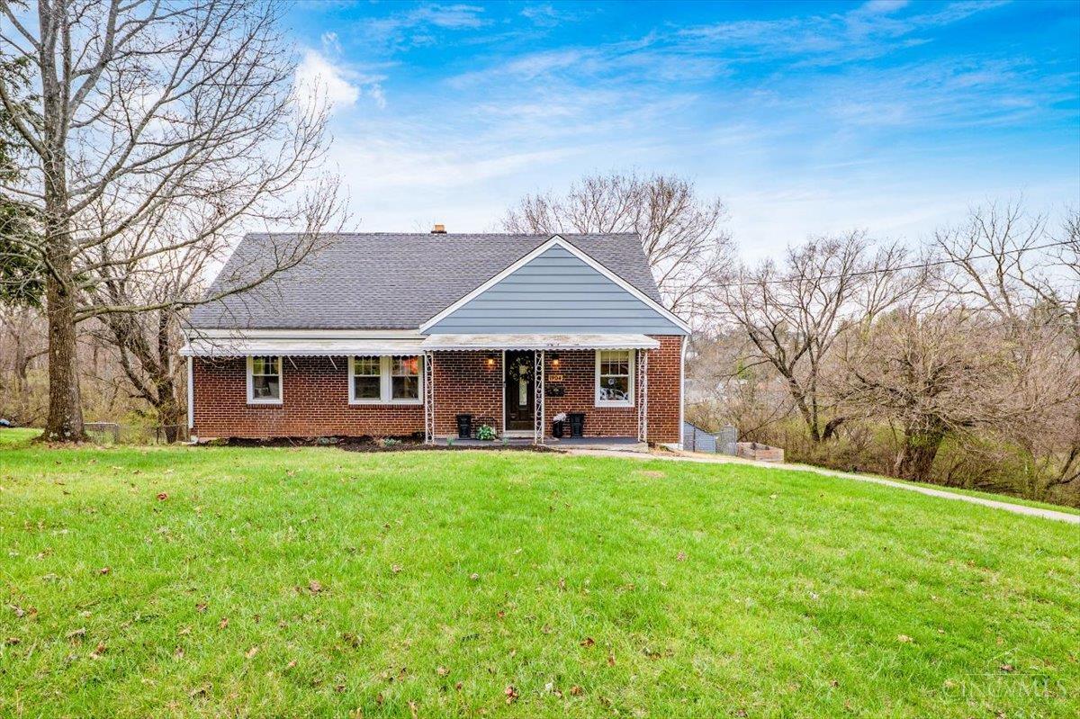 1904 Hunt Road Cincinnati, OH 45215 - Photo 2 of 31