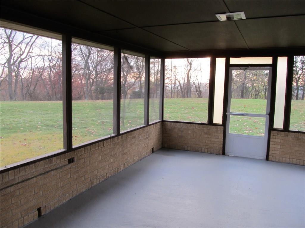1447 Anderson Road Pittsburgh, PA 15209 - Photo 18 of 24 Screened in Patio