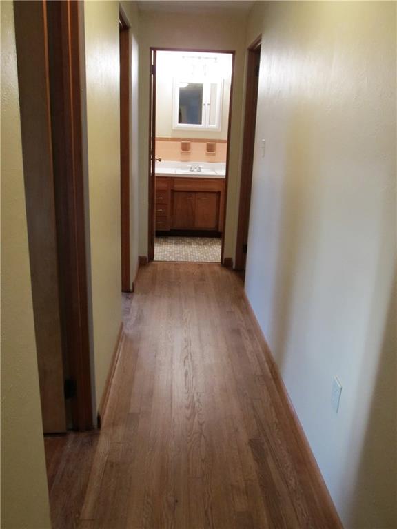 1447 Anderson Road Pittsburgh, PA 15209 - Photo 9 of 24 Hallway