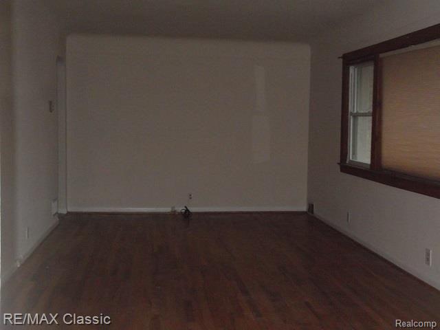22850 Chubb Road South Lyon, MI 48178 - Photo 8 of 15 Chubb Livingroom.jpg