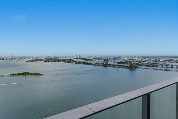 $8,800 | 711 Northeast 23rd Terrace, Unit 3906, Miami, FL 33137