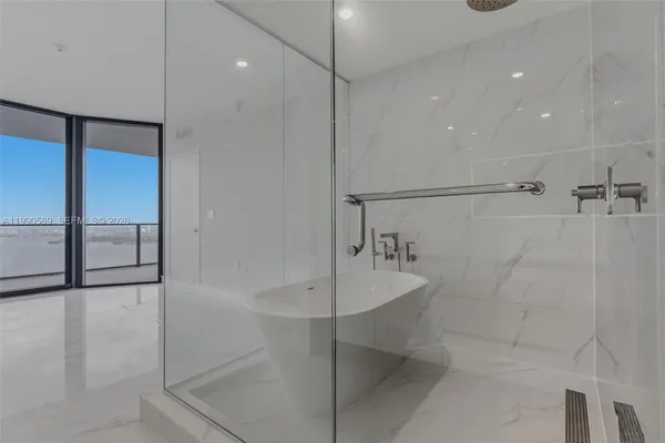 $8,800 | 711 Northeast 23rd Terrace, Unit 3906, Miami, FL 33137