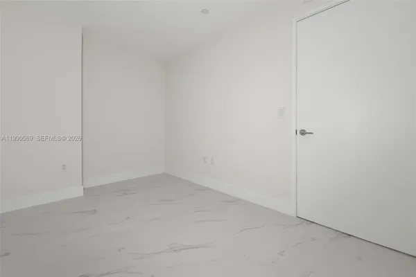 $8,800 | 711 Northeast 23rd Terrace, Unit 3906, Miami, FL 33137