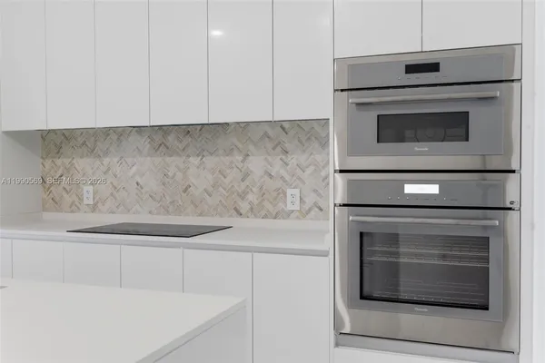 $8,800 | 711 Northeast 23rd Terrace, Unit 3906, Miami, FL 33137