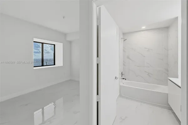 $8,800 | 711 Northeast 23rd Terrace, Unit 3906, Miami, FL 33137