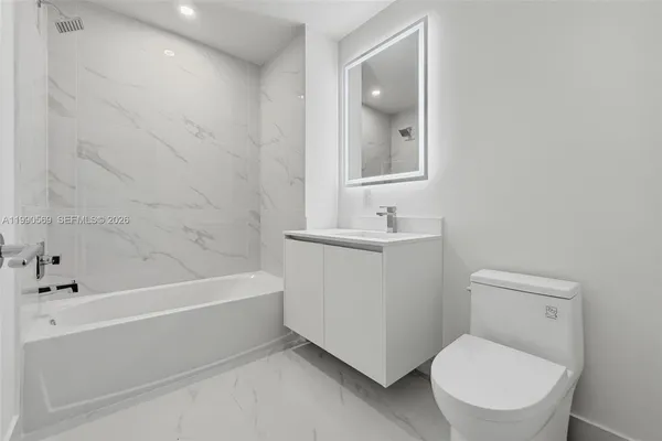 $8,800 | 711 Northeast 23rd Terrace, Unit 3906, Miami, FL 33137