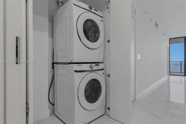 $8,800 | 711 Northeast 23rd Terrace, Unit 3906, Miami, FL 33137