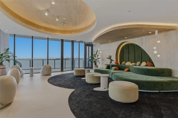 $8,800 | 711 Northeast 23rd Terrace, Unit 3906, Miami, FL 33137