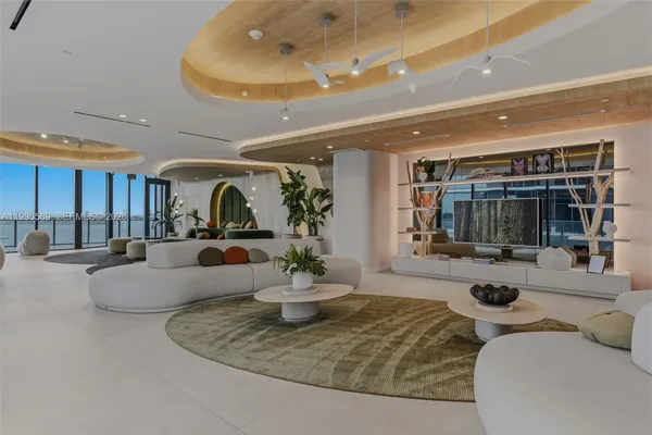 $8,800 | 711 Northeast 23rd Terrace, Unit 3906, Miami, FL 33137