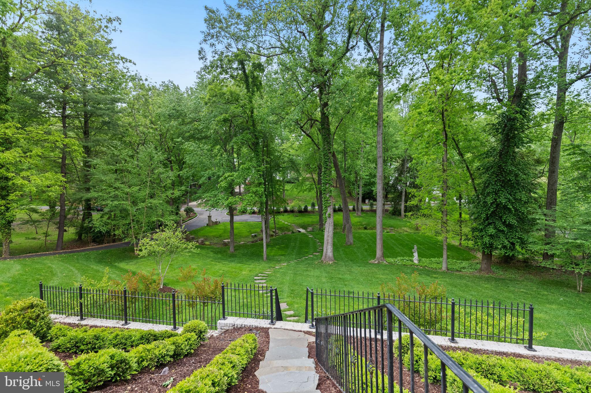 8751 Brook Road McLean, VA 22102 - Photo 4 of 103