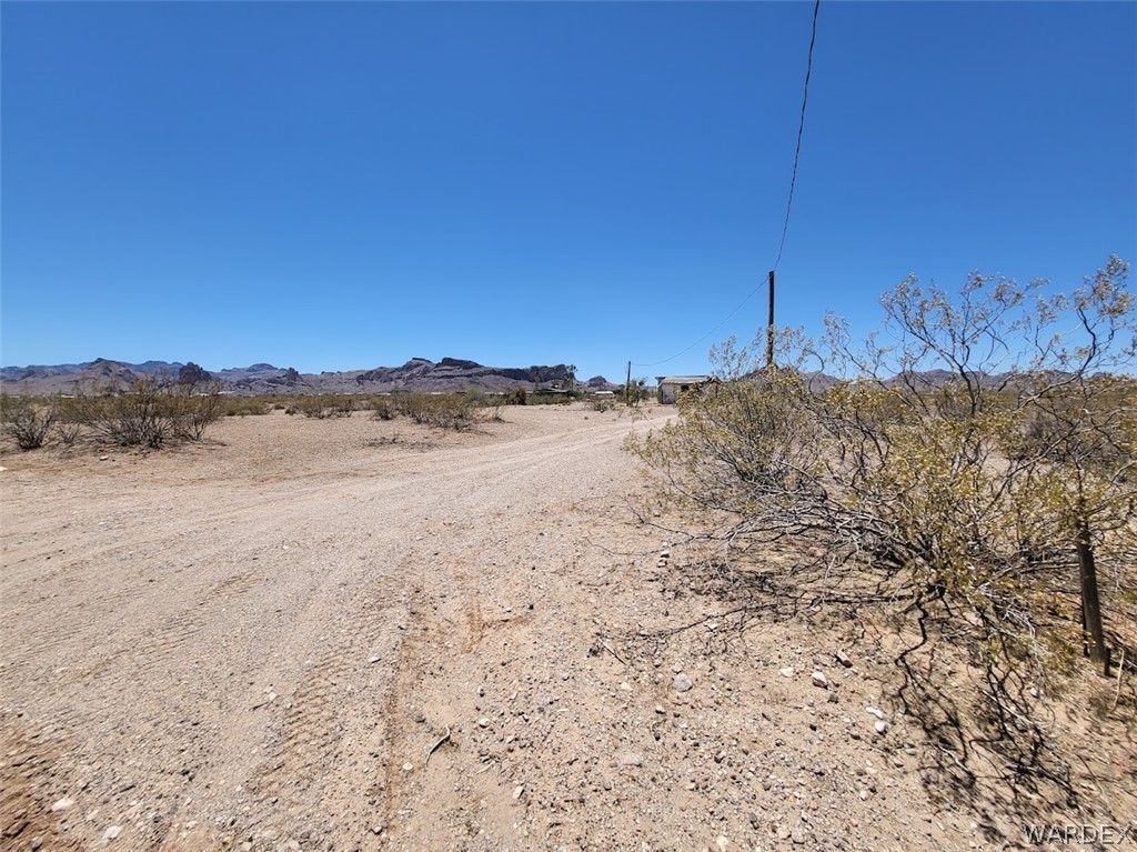 1565 Elgin Road Golden Valley, AZ 86413 - Photo 2 of 6